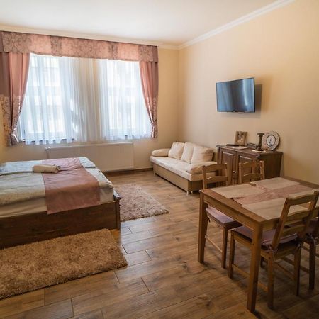 Toscana Apartman Дьюла Экстерьер фото