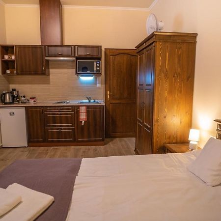 Toscana Apartman Дьюла Экстерьер фото