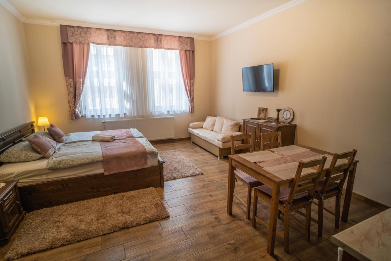 Toscana Apartman Дьюла Экстерьер фото