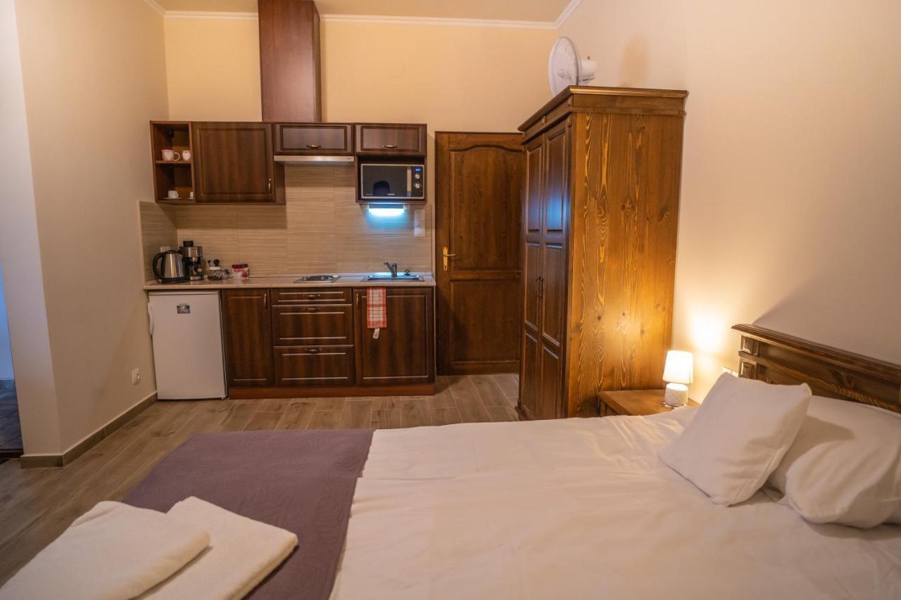 Toscana Apartman Дьюла Экстерьер фото