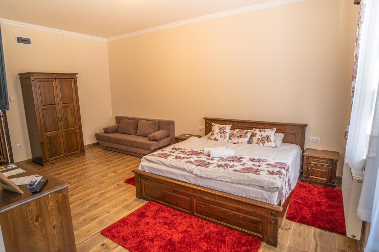 Toscana Apartman Дьюла Экстерьер фото