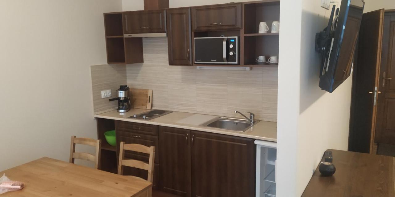 Toscana Apartman Дьюла Экстерьер фото